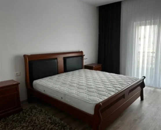 Tirane, jepet me qera apartament 3+1 Kati 2, 120 m² 700 € (SELITE)