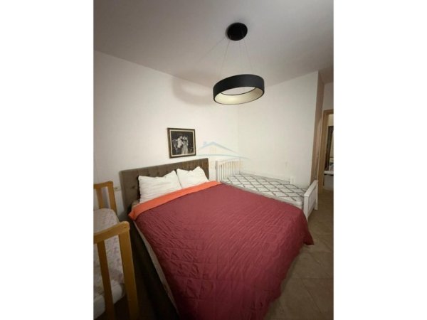 Tirane, jap me qera apartament 2+1+Ballkon Kati 2, 63 m² 500 € (UNAZA E RE)