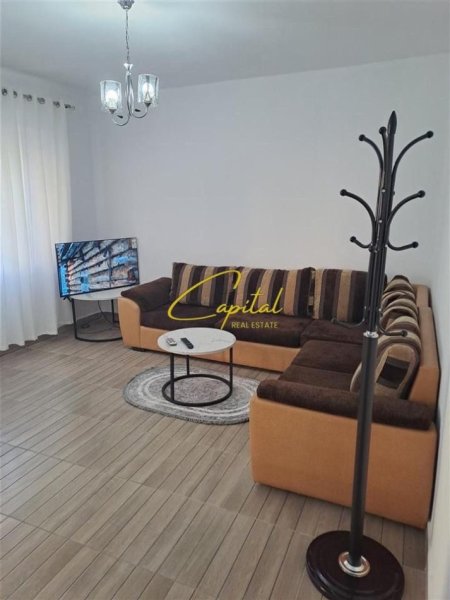 Tirane, jepet me qera apartament 1+1 Kati 2, 71 m² 400 € (LAPRAKE)