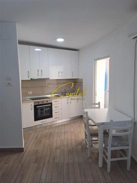 Tirane, jepet me qera apartament 1+1 Kati 2, 71 m² 400 € (LAPRAKE)