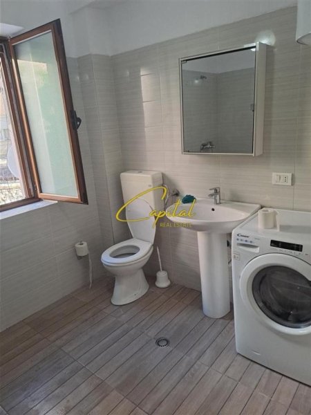 Tirane, jepet me qera apartament 1+1 Kati 2, 71 m² 400 € (LAPRAKE)