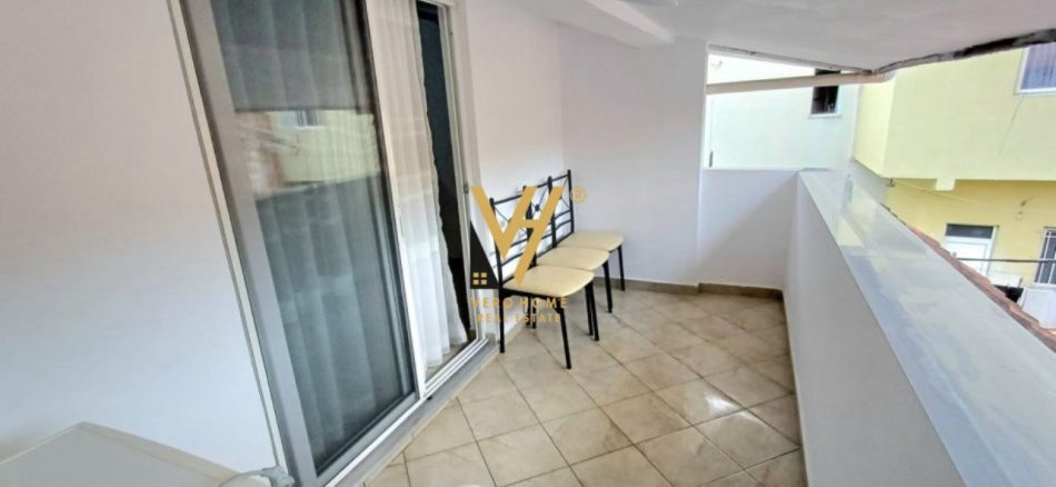 Tirane, jepet me qera apartament 2+1+Ballkon Kati 2, 100 m² 650 € (STACIONI I TRENIT)