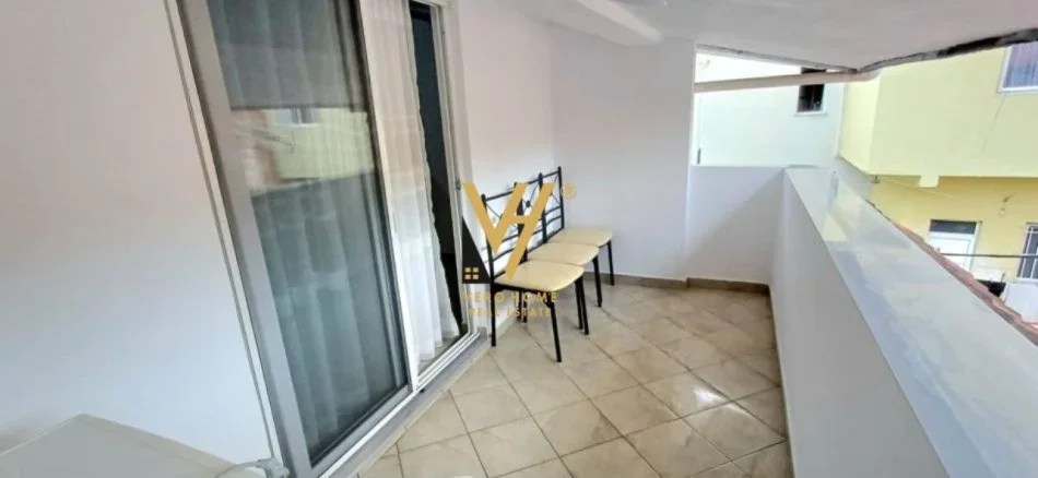 Tirane, jepet me qera apartament 2+1+Ballkon Kati 2, 100 m² 650 € (STACIONI I TRENIT)