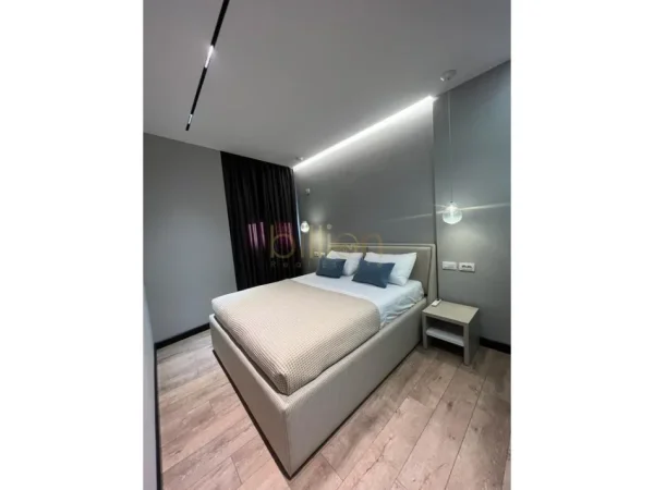 Tirane, jepet me qera apartament 2+1 Kati 4, 65 m² 1.350 € 