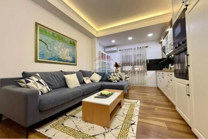 Tirane, jepet me qera apartament 1+1 , 70 m² 730 € (Kodra e Diellit)
