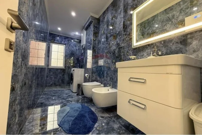 Tirane, jepet me qera apartament 1+1 , 70 m² 730 € (Kodra e Diellit)
