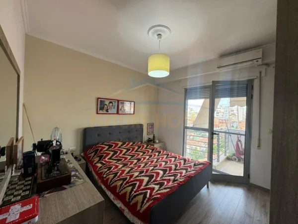 Shitet, Apartament 1+1, Qendër, Tiranë