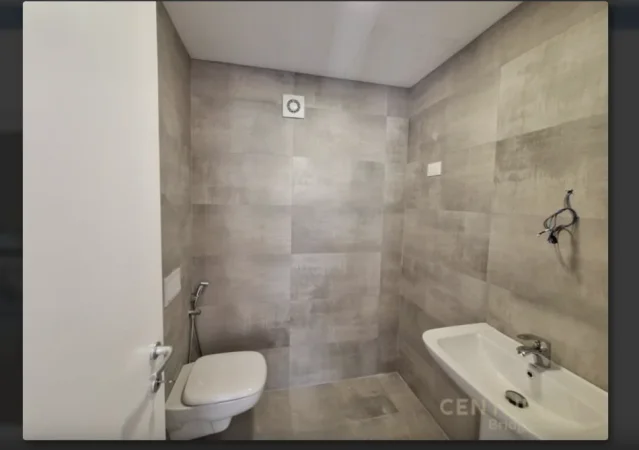 Tirane, shes ambjent biznesi Kati 0, 95 m² 350.000 € (Rruga Don Bosko)