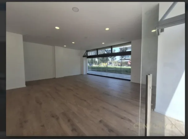 Tirane, shes ambjent biznesi Kati 0, 95 m² 350.000 € (Rruga Don Bosko)