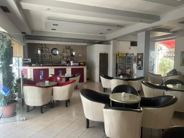 Tirane, jepet me qera lokal Kati 0, 160 m² 1.500 € (Lokal me qera Don Bosko)