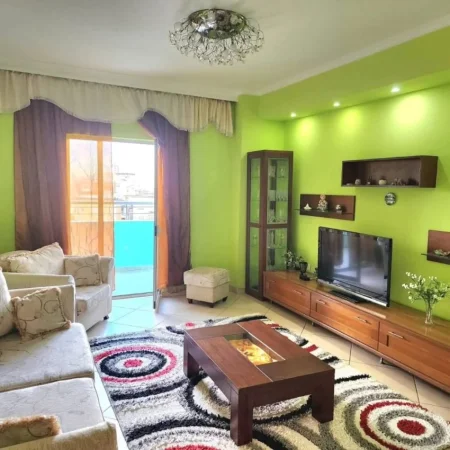 Tirane, jepet me qera apartament 2+1+Ballkon Kati 6, 100 m² 650 € (zogu i zi)