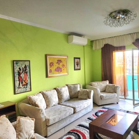 Tirane, jepet me qera apartament 2+1+Ballkon Kati 6, 100 m² 650 € (zogu i zi)