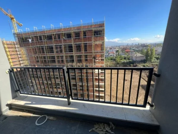 Tirane, shitet apartament 2+1 Kati 6, 99 m² 113.000 € (univers city)