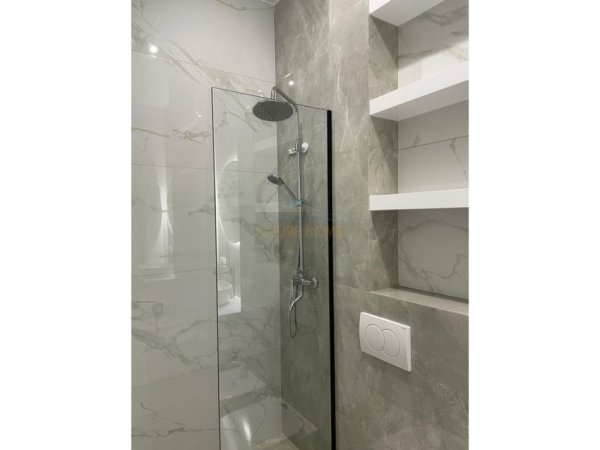 Tirane, jap me qera apartament 1+1+Ballkon Kati 3, 70 m² 900 € (RRUGA E KOSOVAREVE)