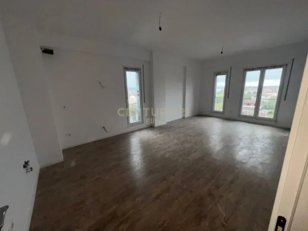 Tirane, shitet apartament 2+1+Ballkon , 109 m² 87.500 € (rruga skenderbeu)