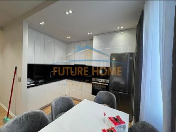 Tirane, jap me qera apartament 2+1+Ballkon Kati 3, 70 m² 1.350 € (LIQENI I THATE)