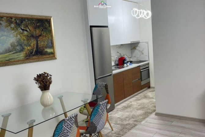 Tirane, jepet me qera apartament 1+1 Kati 8, 70 m² 1.000 € (Rruga e Kosovareve)