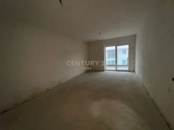 Shengjin, shitet apartament 1+1+Ballkon Kati 6, 79 m² 112.000 € (shengjin)