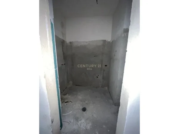 Shengjin, shitet apartament 1+1+Ballkon Kati 6, 79 m² 112.000 € (shengjin)