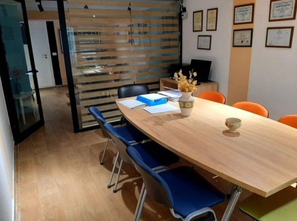 Tirane, shitet dyqan Kati 0, 41 m² 105.000 € (MYSLYM SHYRI)