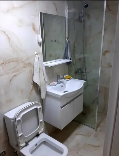Tirane, shitet dyqan Kati 0, 41 m² 105.000 € (MYSLYM SHYRI)