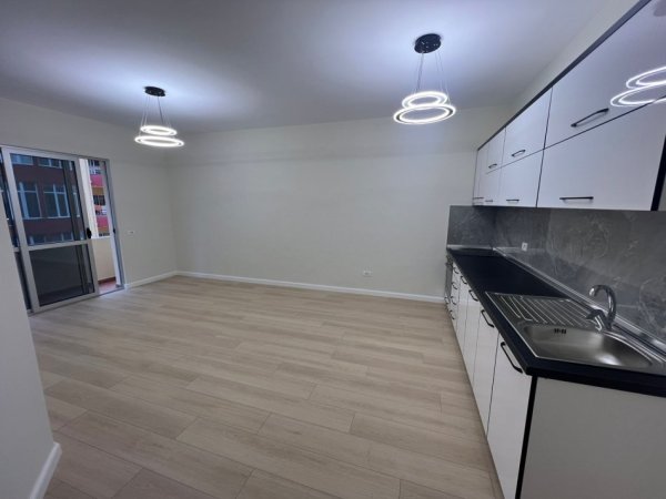 Tirane, shitet apartament 2+1 Kati 2, 87 m² 135.000 € (astir)