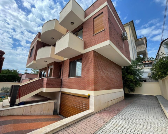 Tirane, jepet me qera Vile 3 Katshe , 354 m² 1.200 € (xhamlliku , oxhaku)