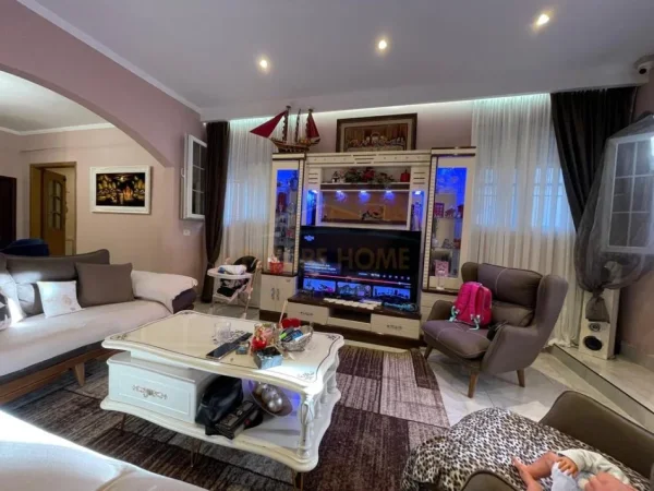 Tirane, shitet shtepi 2+1 , 185 m² 245.000 € (Vasil Shanto, Tirane)