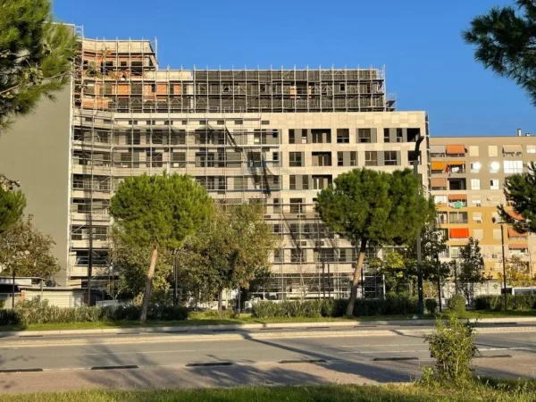 Tirane, shitet apartament 2+1+Ballkon Kati 5, 108 m² 220.785 € (Bulevardi i Ri)