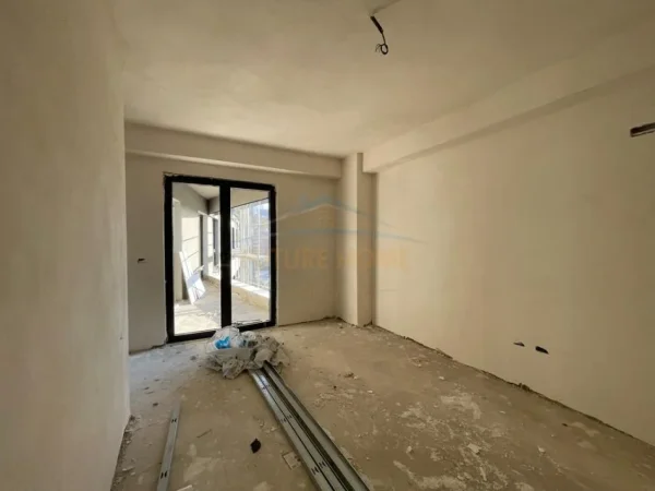 Tirane, shitet apartament 2+1+Ballkon Kati 5, 108 m² 220.785 € (Bulevardi i Ri)