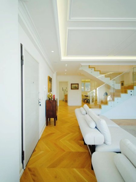 Tirane, shitet apartament 3+1 , 178 m² 