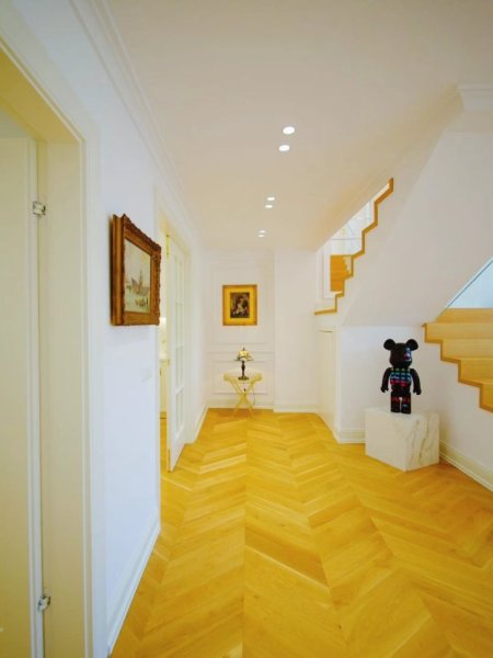 Tirane, shitet apartament 3+1 , 178 m² 