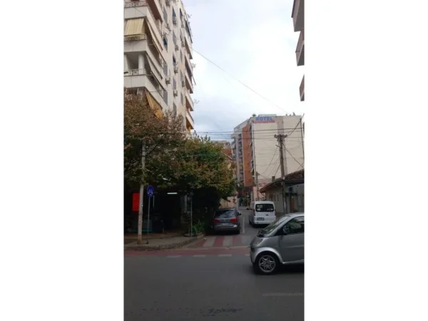 Tirane, shitet garazh | post parkimi Kati -2, 159 m² 150.000 € (Qender)