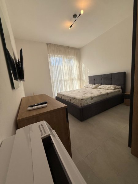 Tirane, jepet me qera apartament 2+1+Aneks+Ballkon Kati 2, 100 m² 550 € (Univers city)