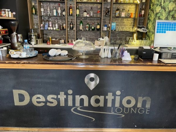 Tirane, shes Shitet banak minibari dhe poltrona