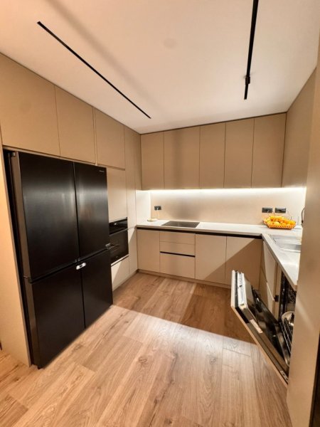 Tirane, shitet apartament 3+1+Ballkon , 163 m² 355.000 € (Kopshtit Botanik)