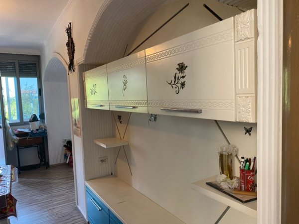 Tirane, jepet me qera apartament duplex 3+1+Ballkon Kati 2, 128 m² 550 € (ne rrugen Siri Kodra afer Hotel Mondial Tirane.)