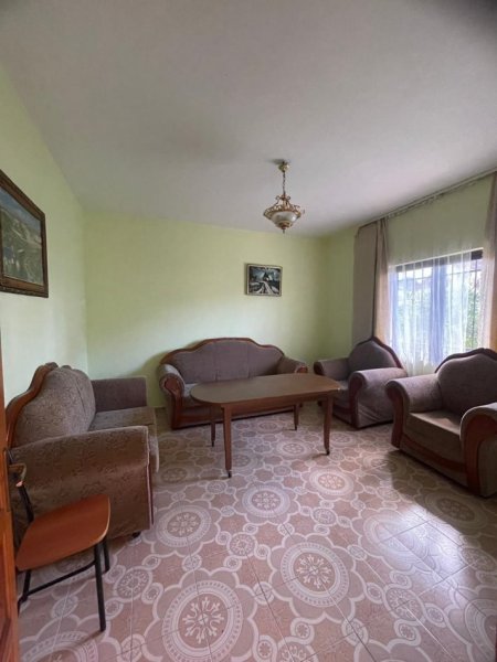 Tirane, jepet me qera shtepi 3+1+Ballkon Kati 2, 300 € (Mezez Fushe, Kashar)