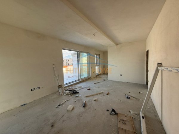 Tirane, shitet apartament 2+1+Ballkon Kati 8, 190 m² 189.500 € (Astir, Urban Gate)