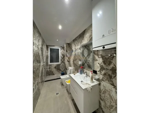 Tirane, shitet apartament 2+1+Ballkon Kati 2, 109 m² 125.000 € (Fresk)