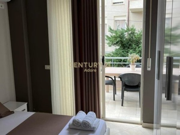Tirane, jepet me qera apartament 1+1+Ballkon Kati 2, 80 m² 600 € (Liqeni Thate)