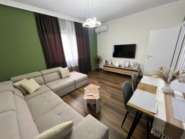 APARTAMENT 2+1 ME QERA TEK SHESHI WILLSON