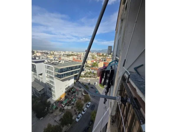 Tirane, jepet me qera apartament 2+1+Ballkon Kati 5, 104 m² 699 € (Komuna e Parisit)