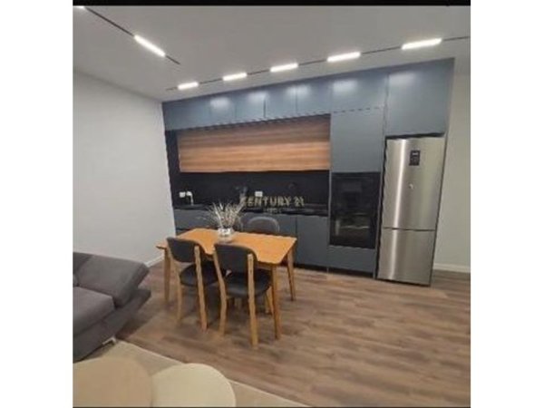 Tirane, jepet me qera apartament 2+1+Ballkon Kati 6, 110 m² 750 € (Hipoteka)