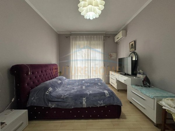 Tirane, shitet apartament 2+1+Ballkon Kati 4, 86 m² 229.000 € (Pazari i Ri)