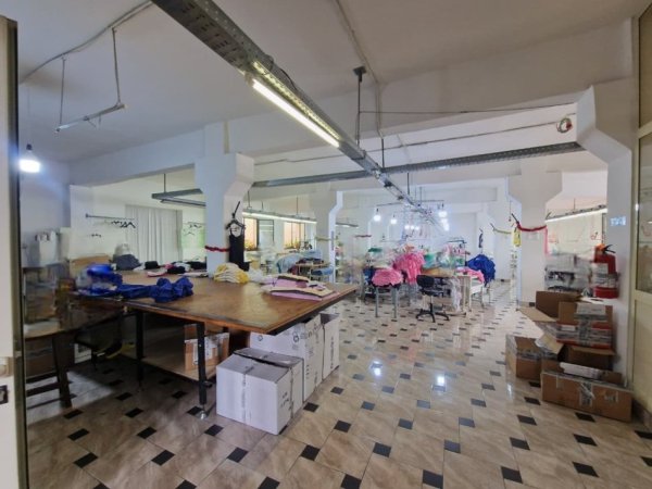 Tirane, jepet me qera ambjent biznesi Kati 2, 750 m² 4.700 € (Medreseja)