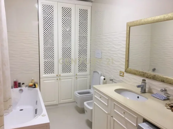 Tirane, shitet apartament 2+1+Aneks+Ballkon Kati 4, 125 m² 400.000 € (Kompleksi Colombo)