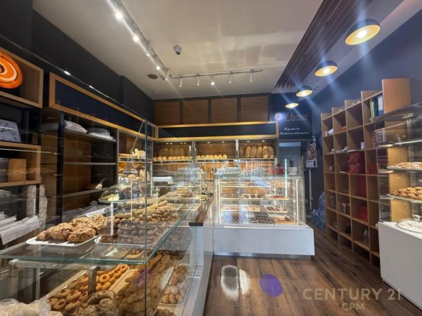 Tirane, shitet ambjent biznesi Kati 0, 85 m² 310.000 € (21 Dhjetori)