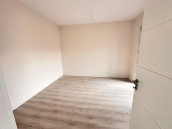 Tirane, jepet me qera apartament 1+1 Kati 4, 64 m² 500 € (Jordan Misja)