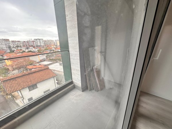 Tirane, jepet me qera apartament 1+1 Kati 4, 64 m² 500 € (Jordan Misja)